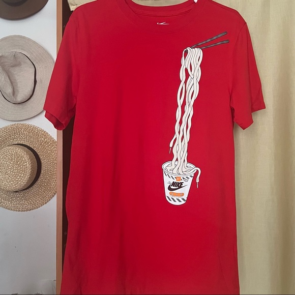 Nike Tee - Picture 2 of 5